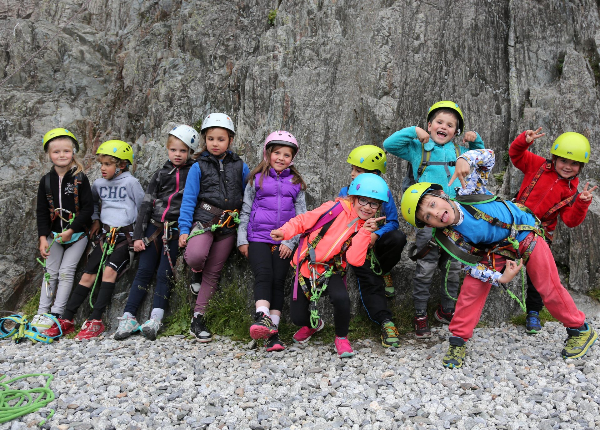 Escalade, ecole escalade, enfants, spider kids, climbing, gaillands, chamonix, compagnie des guides, guides, rocher, mont blanc