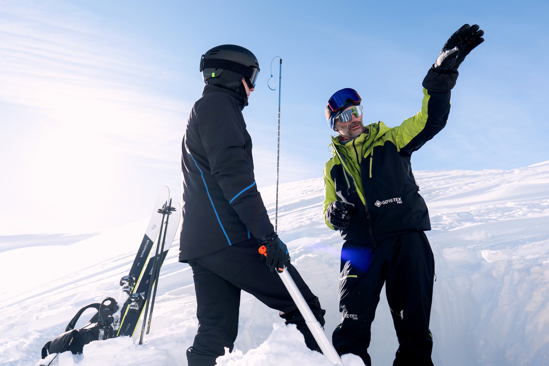 Formation secours avalanche à ski à Chamonix avec un guide
