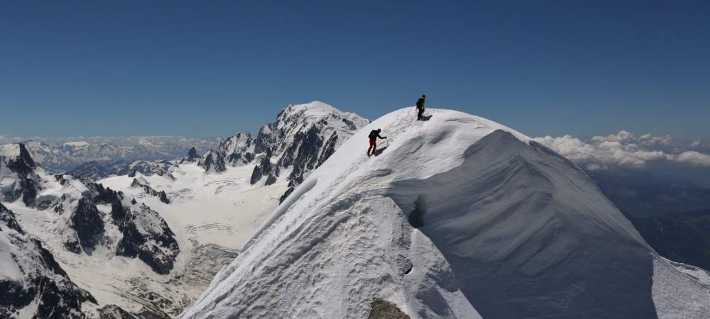 Cordée au sommet de l'Aiguille verte