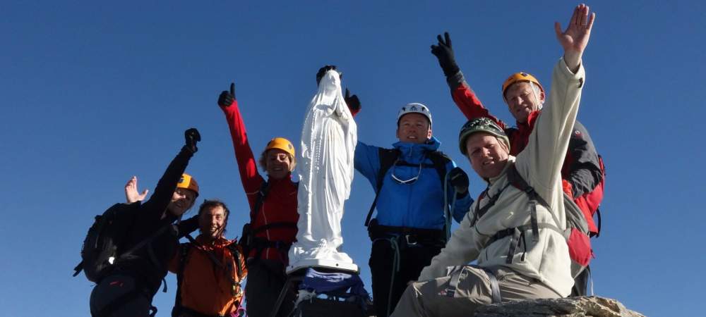 Alpinistes au sommet du Grand Paradis