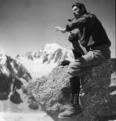Roger Frison-Roche en montagne.