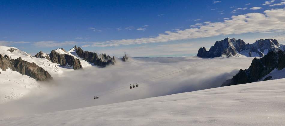Le télécabine panoramique du Mont Blanc dans la Vallée Blanche