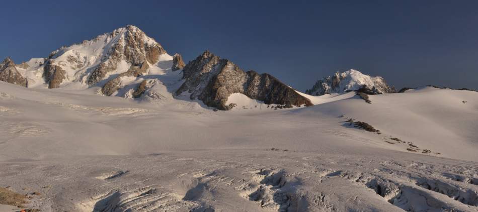 Le glacier du tour, le Chardonnet, l'Aiguille Verte massif du Mont Blanc