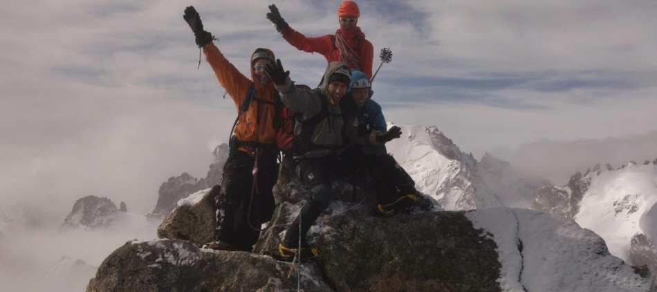 Alpinistes au sommet de l'Aiguille du Tour