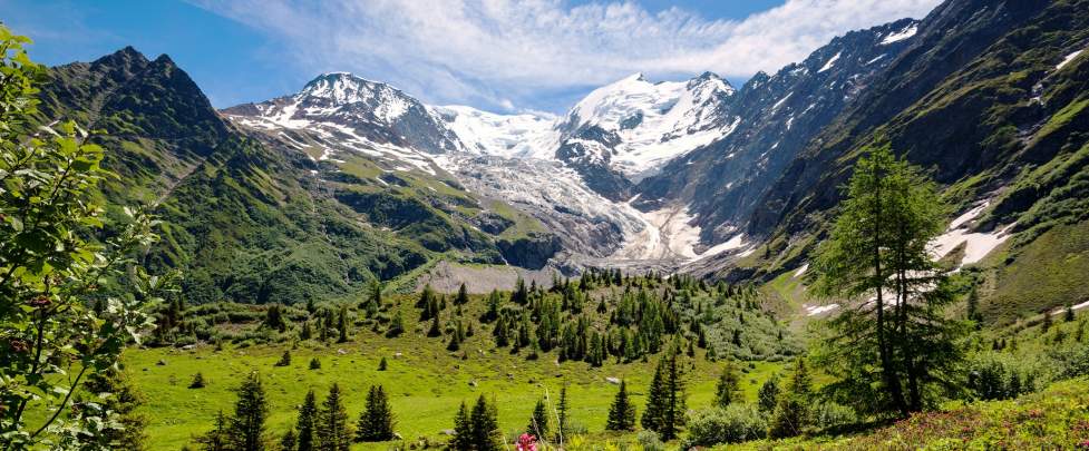 HIKING - FIRST STAGE OF THE TOUR DU MONT-BLANC