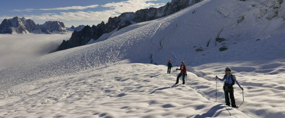 Randonneurs encordés sur le glacier du Géant