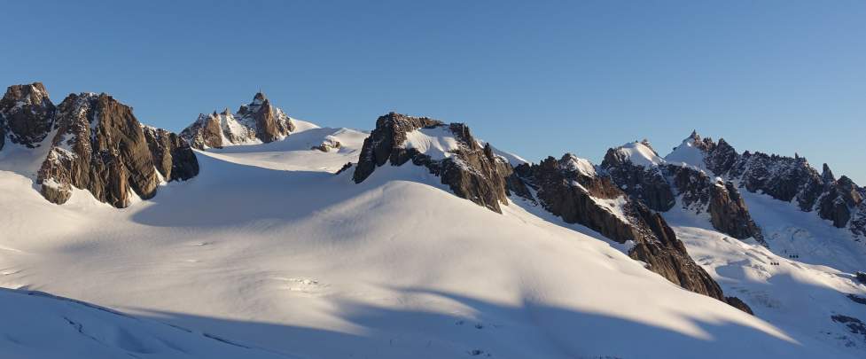 Randonnée glaciaire au col d'Entrèves sur le Glacier du Géant dans le Massif du Mont Blanc 